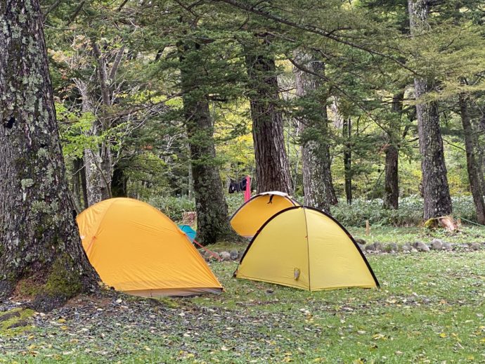 小梨平キャンプ場の黄色いテント