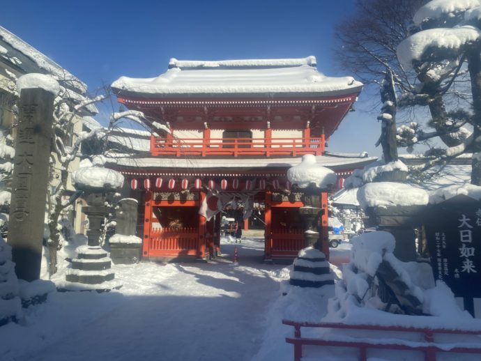 神岡山大圓寺の赤い山門