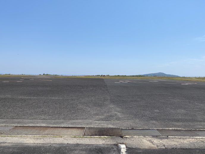 上五島空港の滑走路