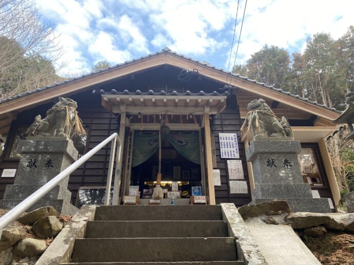 月讀神社の拝殿