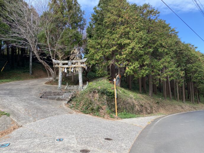 本宮八幡神社近くの道路