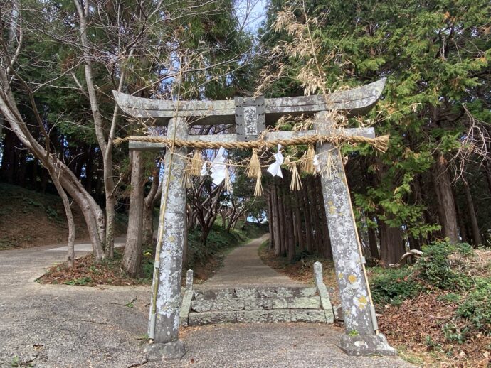 本宮八幡神社の鳥居