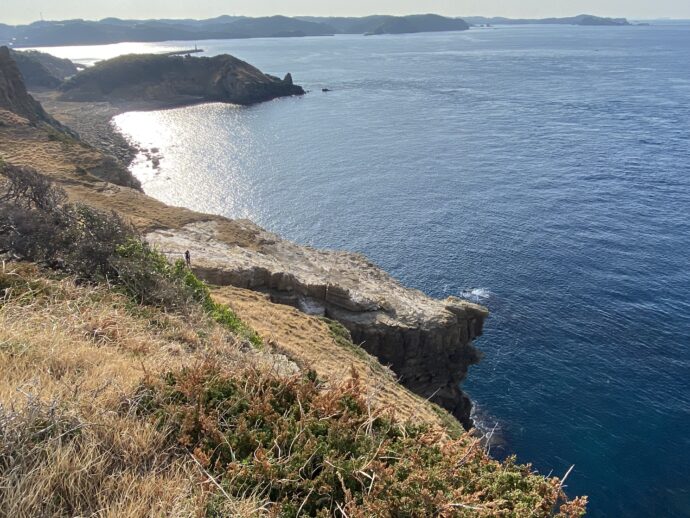 辰の島の海蝕崖