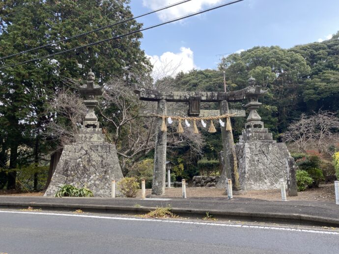 道路から見る住吉神社