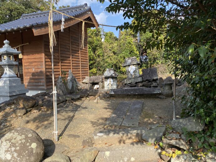 天手長男神社のお境内