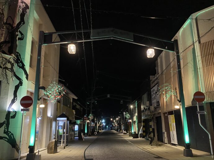 夜の水木しげるロード