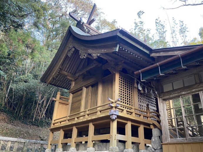 白沙八幡神社の本殿