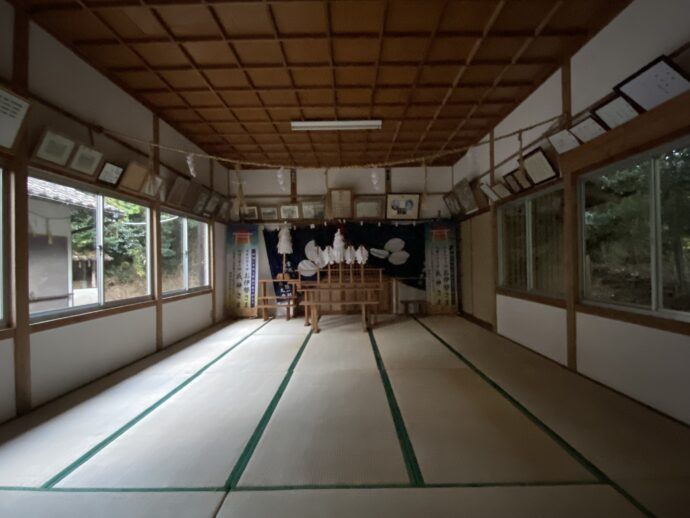 興神社の内部