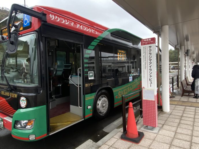 桜島港のバス