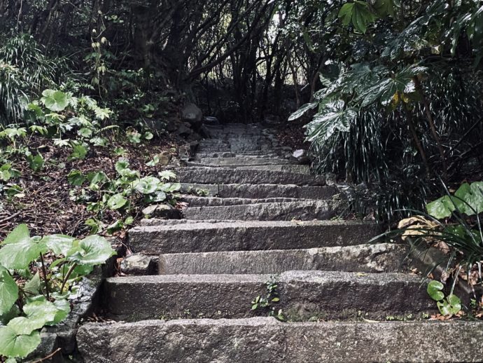 吾平山御陵参道の階段