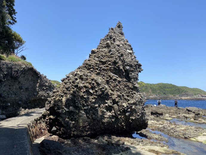 恵比須島の奇岩