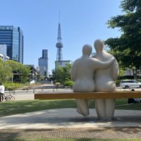 久屋大通公園のカップル像