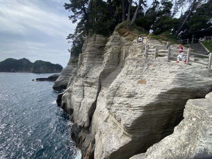 海底に降り積もった火山灰や軽石の地層