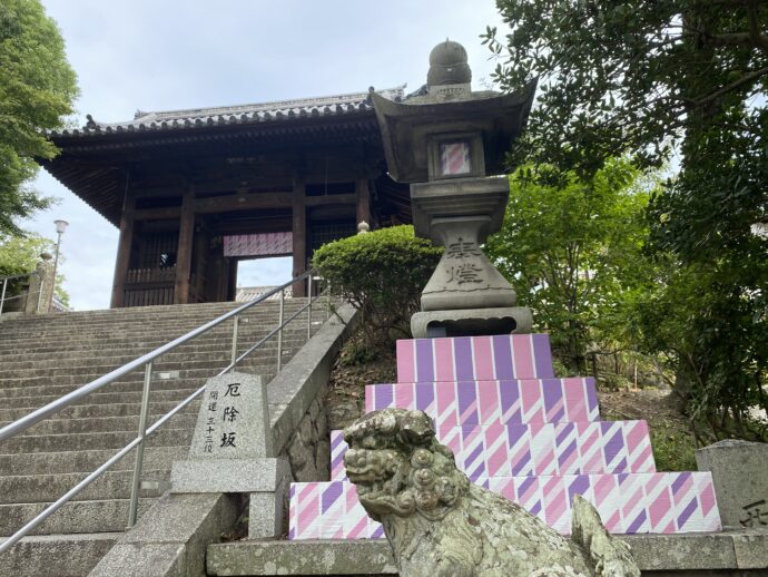 阿智神社の石灯籠