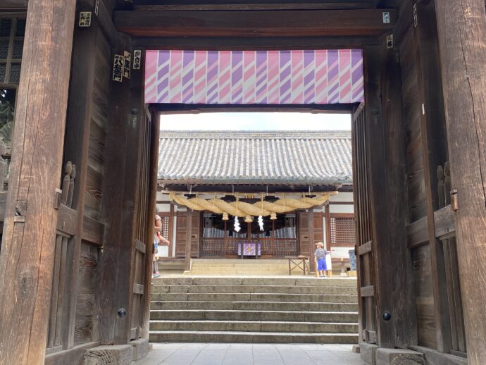 阿智神社の門