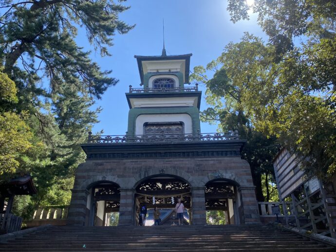 尾山神社の神門