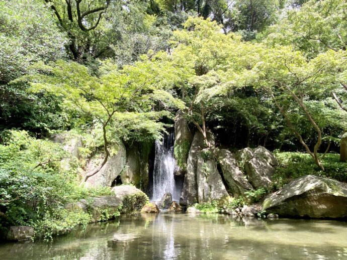 浜松城公園内の滝