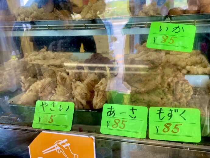 中本鮮魚天ぷら店のカウンター