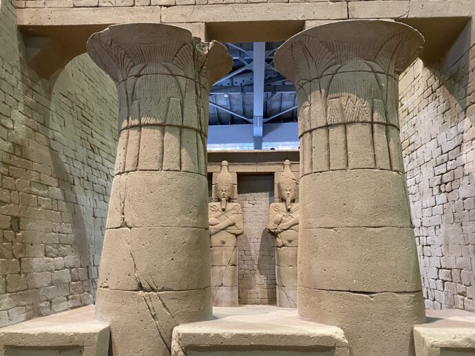 砂の美術館の「ルクソール神殿」の円柱