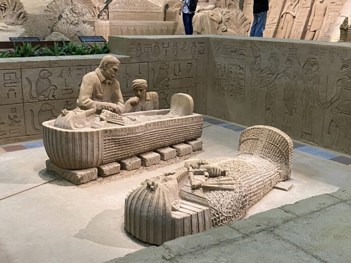 砂の美術館の「ツタンカーメン王の墓の発掘」