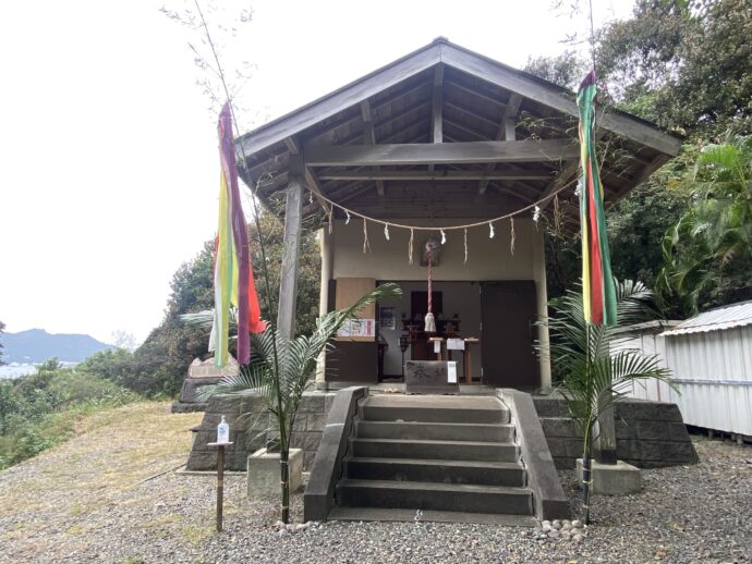 小笠原神社の社殿
