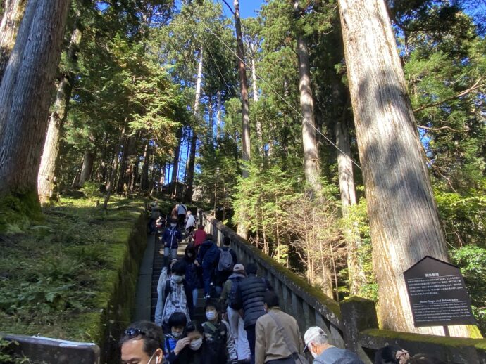 奥宮への階段