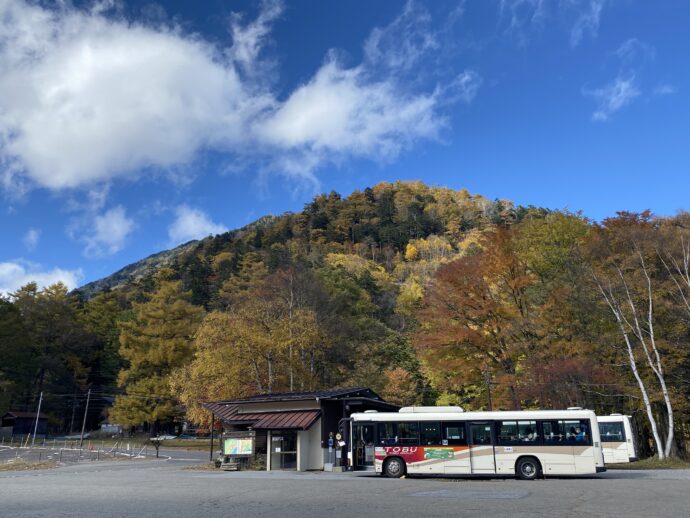 日光湯元に到着したバス