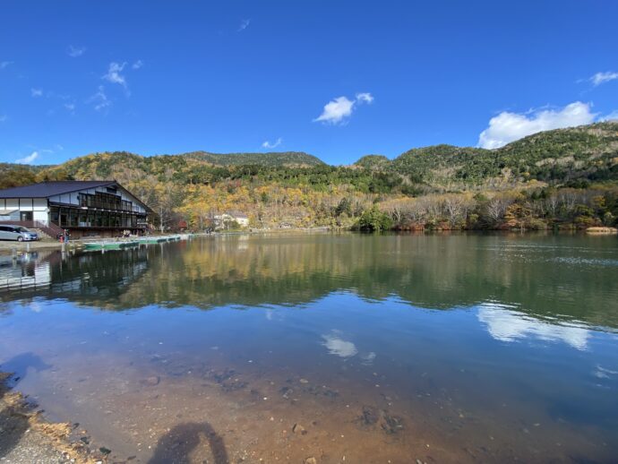 湯ノ湖湖畔