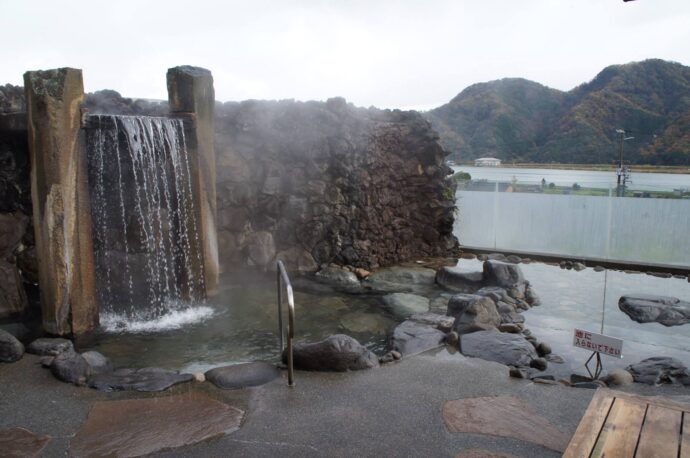 さとの湯の露天風呂