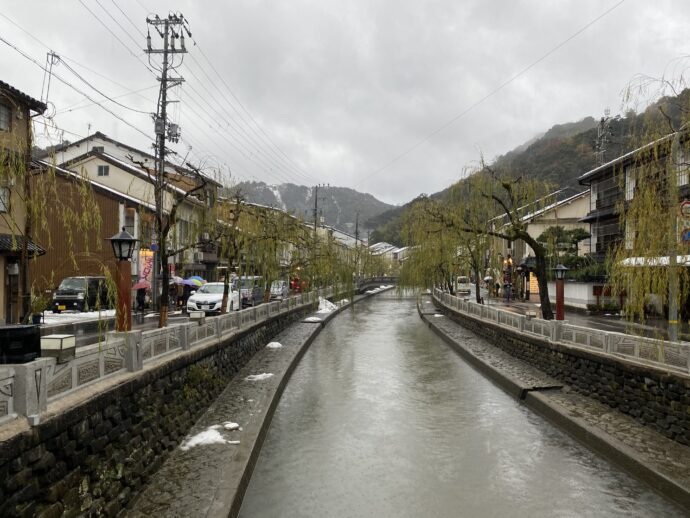 大谿川沿いの道