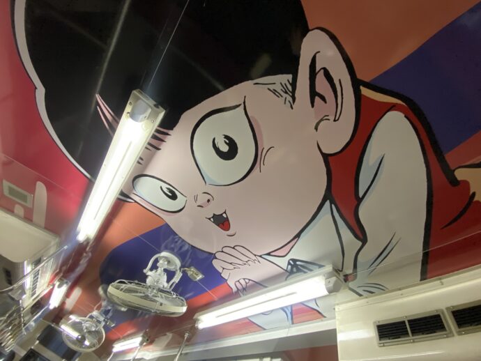 鬼太郎列車・猫娘の天井