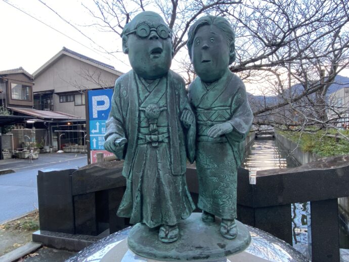 水木先生と奥さんの像