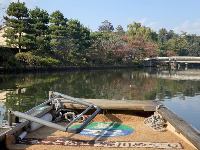 川から見る松江城