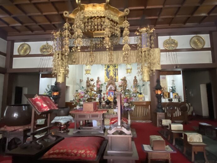 サールナートの日本寺の内部