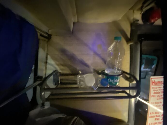 インドの高速バスのベッド