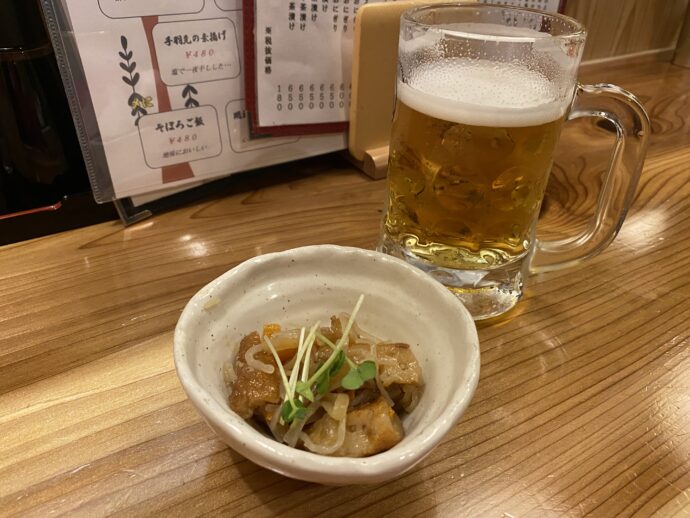 突き出しとビール