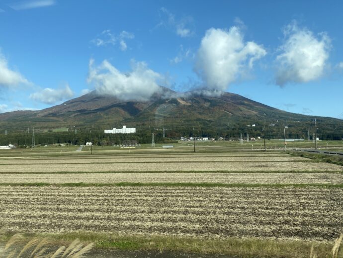 窓から見える磐梯山