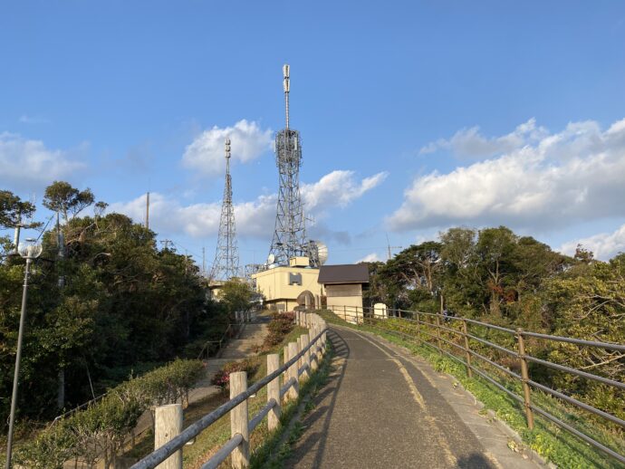 岳ノ辻展望台の道