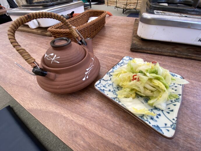 松茸の土瓶蒸しと漬物