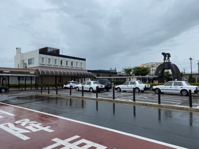 雨の鶴岡駅