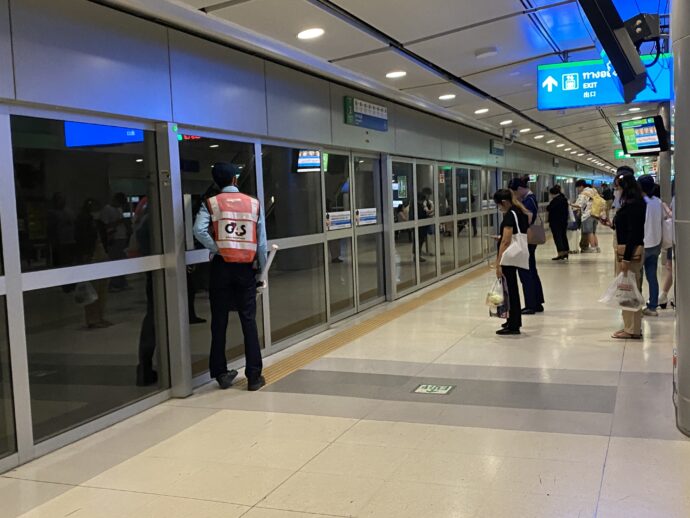 Suvarnabhumi Airport駅構内