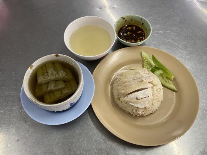 カオマンガイと苦瓜と排骨のスープ