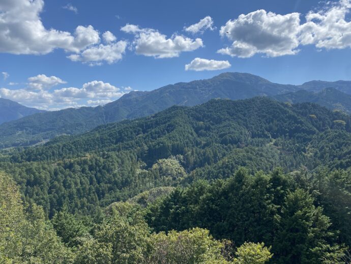 美作加茂の山並み