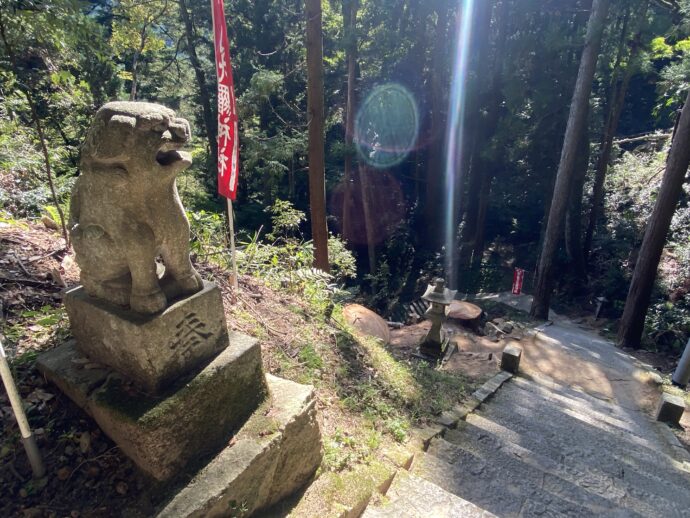 金刀比羅神社の石段の参道