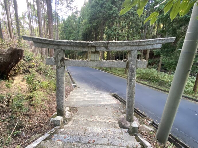 石段と二の鳥居