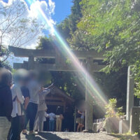 光さすサムハラ神社奥の宮