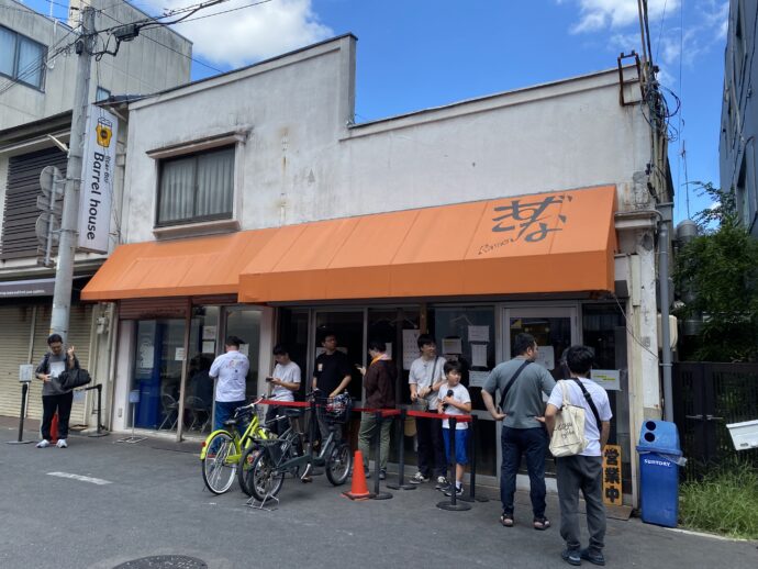 ラーメンきずなの行列