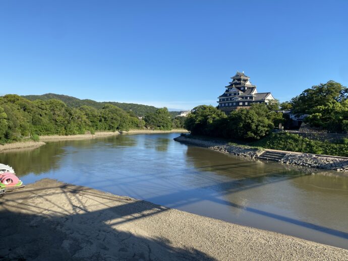 旭川と岡山城