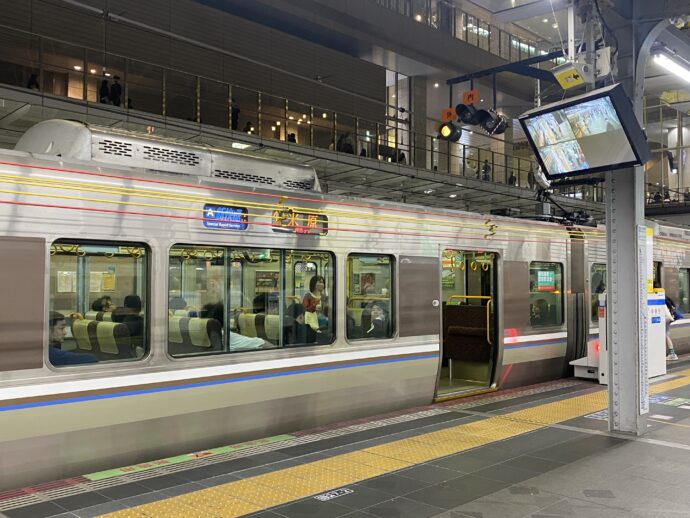 大阪駅に到着した車両