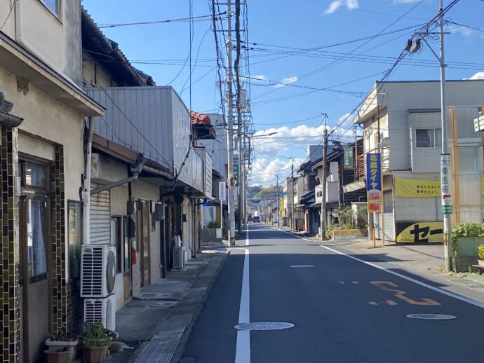 東津山の通り